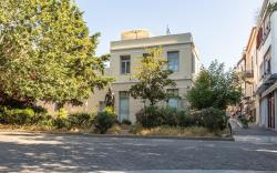 Kyria Boutique House