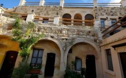 Antique Cave House-NEW