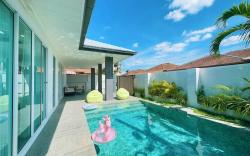 E私享4卧4卫高端度假泳池民宿/宽敞占地380平方/离中天海滩、夜市近/生活便利/小区免费停车可烧烤