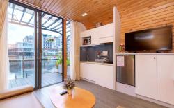 Luxury 1 bedroom LakeView Melly Bungalow -Vũng Tàu