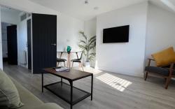 1 Bed Room Flat With Sofa Bed and Full Kitchen