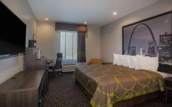 Super 8 by Wyndham St. Louis North
