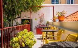 Casa do Bairro by Shiadu
