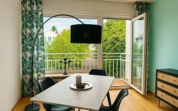 Designer apartment with balcony 15 min. to airport