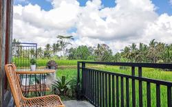 Brand New for Honeymoon Free Floating Breakfast