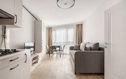 Central Brand New Apartment w/Elevator Near Metro