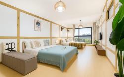 Nook Select · Riverview Suite with 2 Queen Beds