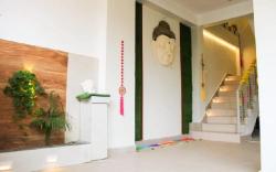 Peaceful airy best ambiance and locality