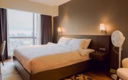 Sky-High Serenity – River & Makati View