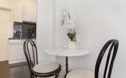 Cosy and Central City Studio Near Attractions