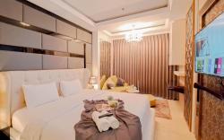 Studio Apartment at Art Deco By Travelio