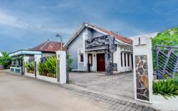 OYO 94851 Watulumpang 1 Guest House