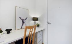 Cosy 1-Bed with Private Balcony By Showgrounds