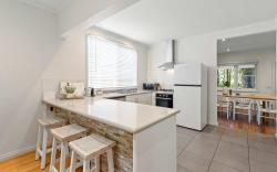 Lush 3-Bed House near the Beach