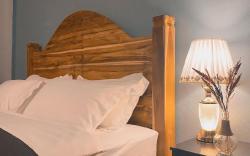 3 Bedroom 3 Bathroom Private Modern House Central