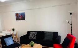 Minimalist 2-Bed, 2-Bath Apartment - Free Parking