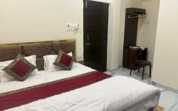 Mahalaxmi Paying Guest House