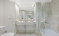 Ocean View 2-Bed Studio In the Heart of Surfers