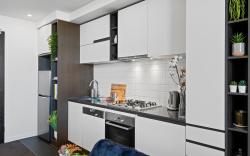 Chic 1-Bed with Balcony Views and Amenities