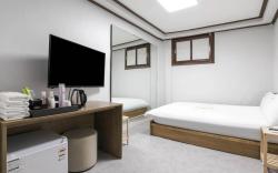 Yeongdeungpo Q Motel