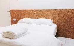Haus 22 (King Bed for 2 with Private Bathroom)
