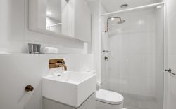 Bright 2-Bed Apartment in Fitzroy’s Heart