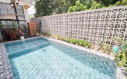 Villa Roemah Restoe Kolam Renang Private