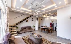 Pinecrest Villa by Splendid Hotels -Garden Balcony