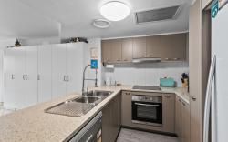 Central Bowen Hills Stay