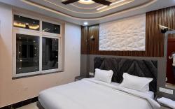 Hotel Yes Please Near New Delhi Junction