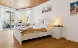 Lake View Studio | By the lake – Mountain view