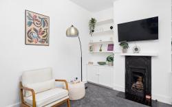 Comfortable Central London Base by River Thames