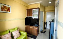 Apt Green Pramuka 2BR TowerO WiFi&Nflix ByDamaresa