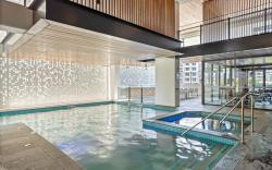 Riverside 2-Bed by Brisbane's Landmarks with Pool