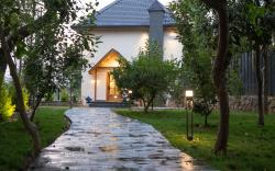 Luxury Villa W/ Private Pool by "The Maple House"