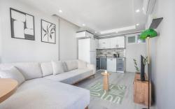 Boho Style Flat with Free WiFi Near Kaleici & AVM