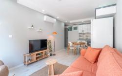 Cozy Apartment near Kaleici: City & Balcony Views