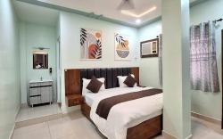 Illam by the Ghat near the Kashi Vishwnath temple