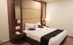 Dazzling Hotel and Resorts Agra