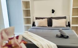 Modern Queen Studio by ComfyAsia