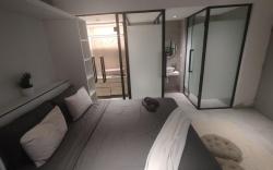 Cozy Queen Studio by ComfyAsia