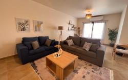 Furnished apartment, 3 bedrooms in PYRAMIDS HEIGTS