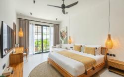 Vista-Luxury 2BR • Pool • Rooftop Over Rice Fields