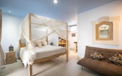 Angel House Ubud Eco Villa. Sandat Room pool view