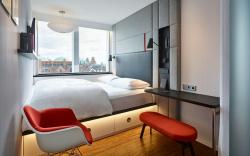 citizenM London Victoria Station