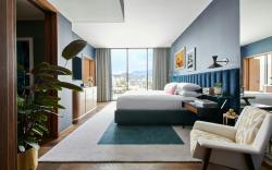 The Hollywood Grande, Autograph Collection