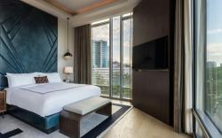 The Tess, Autograph Collection