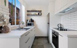 Snug St Kilda Apartment with Private Courtyard