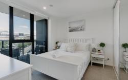 Cosy 1-Bed with Pool, Gym and Secure Parking