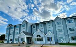 Red River Lodge Inn & Suites